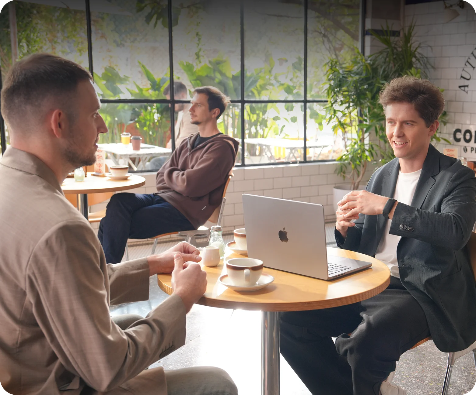 Memoket in a coffee meeting