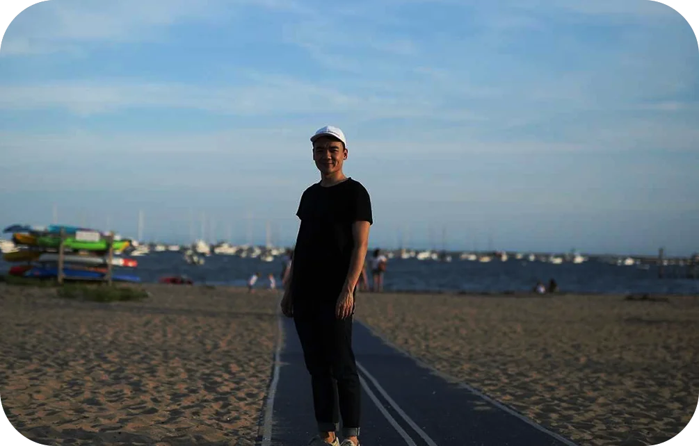 Huilong by the beach