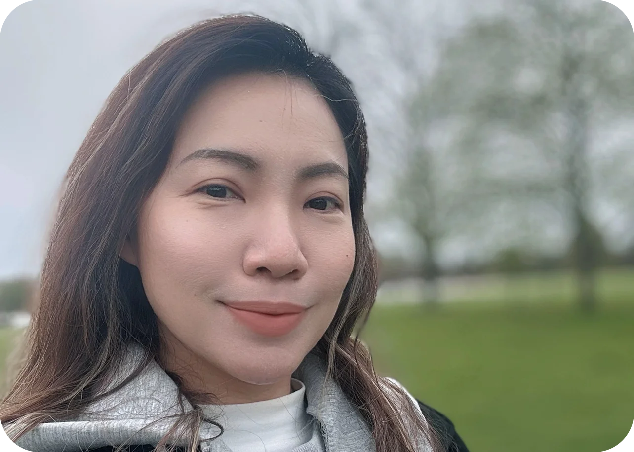 Elisa outdoors