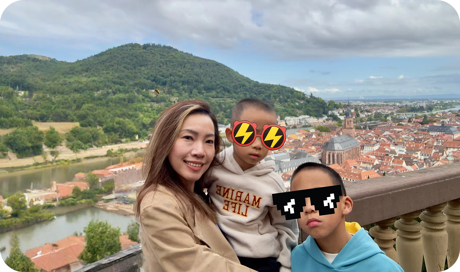 Elisa with her family
