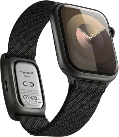 Memoket Gem paired with an Apple Watch